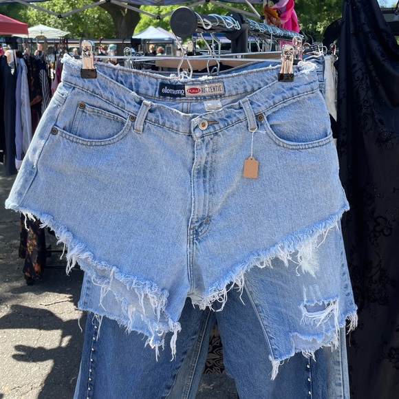 Vintage Denim Cutt-offs - Picture 3 of 4